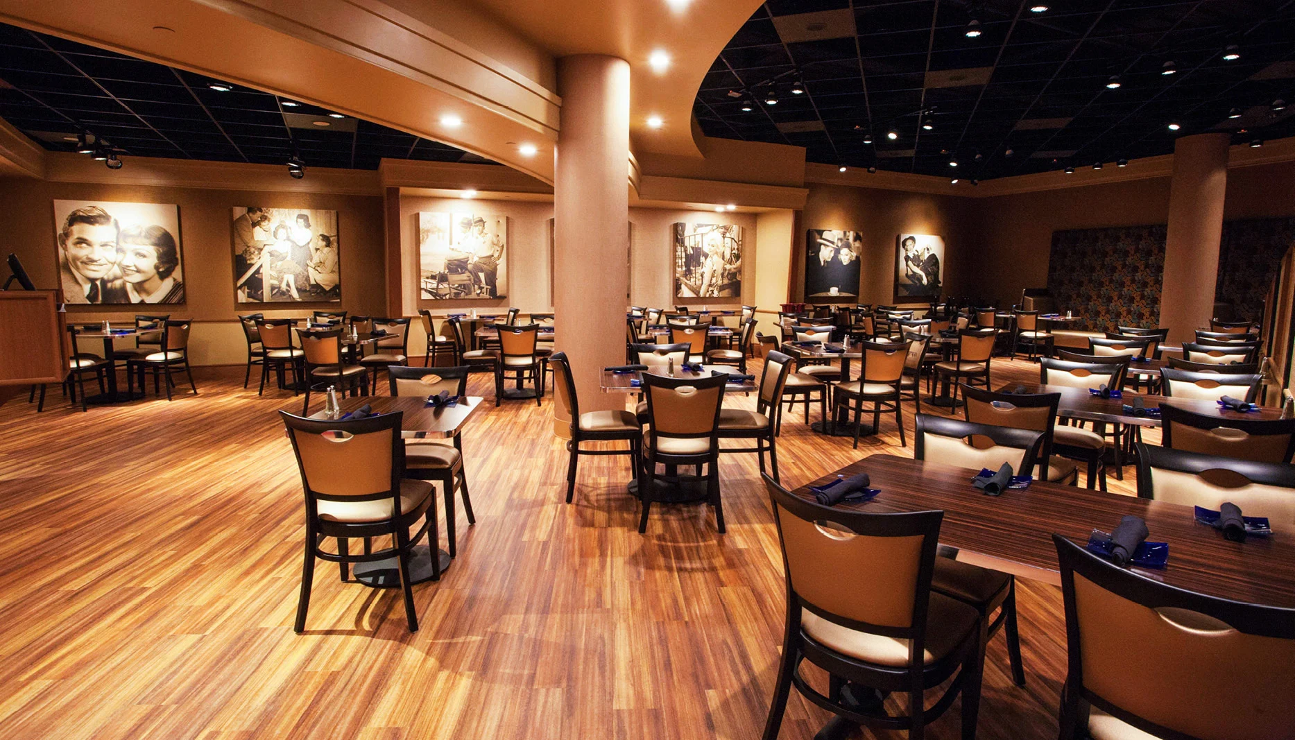 celebrity grill hollywood casino