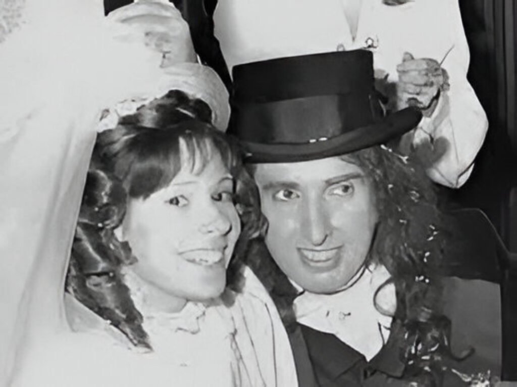 Tulip Victoria Khaury Stewart