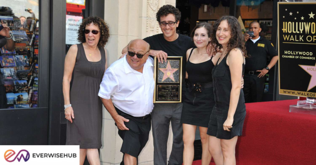 danny devito height
